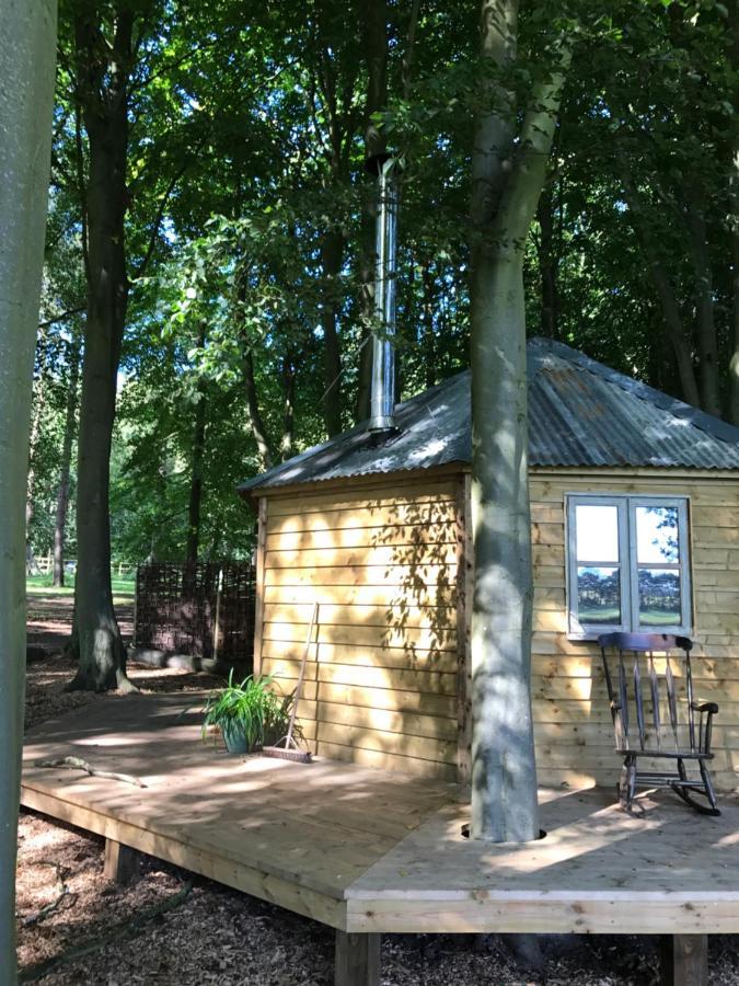 Woodpecker Cabin With Hot Tub Кингс Лин Екстериор снимка