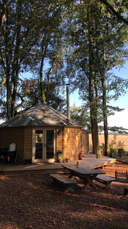 Woodpecker Cabin With Hot Tub Кингс Лин Екстериор снимка