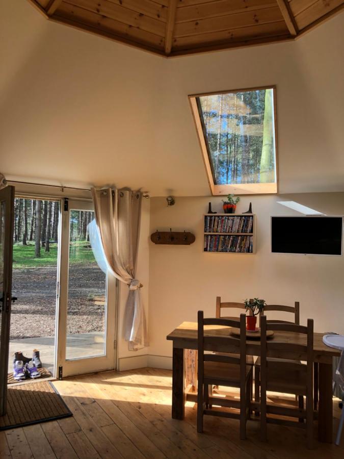 Woodpecker Cabin With Hot Tub Кингс Лин Екстериор снимка